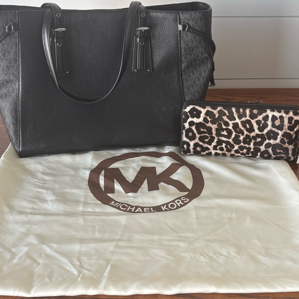Michael Kors Black and Leopard Print Tote with Wallet - Picture 2 of 6